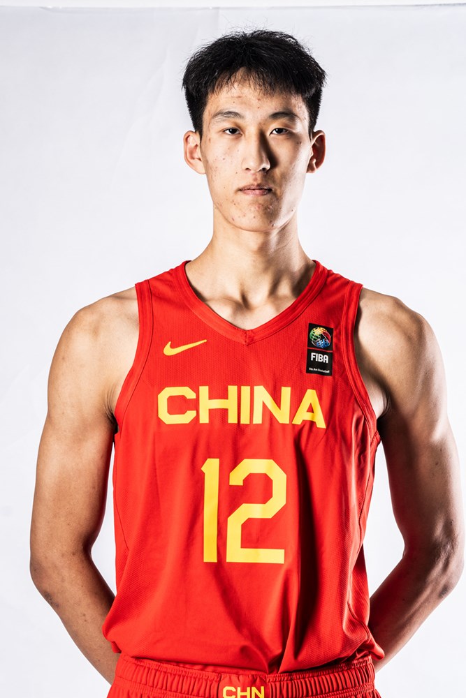 体育明星在赛场上展现出色表现